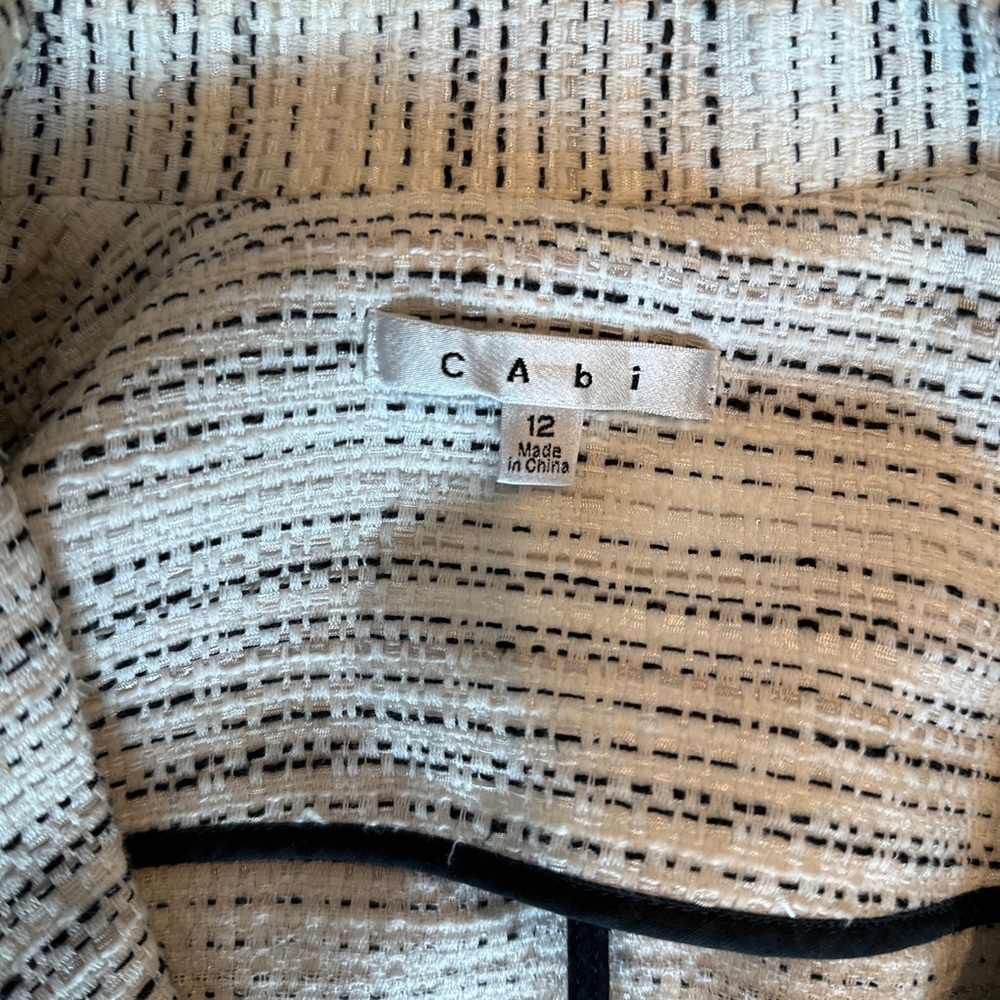 Cabi Blazer With One Button - image 2